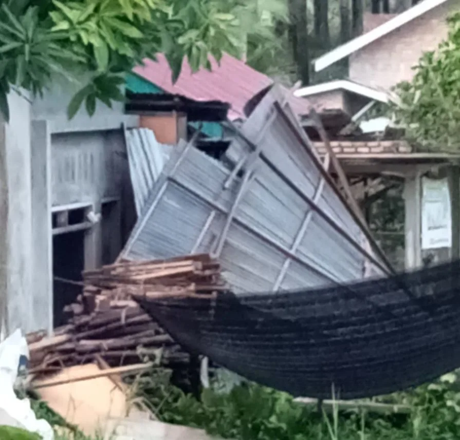 7 Rumah di Kampung Banjar Seminai Siak Porak Poranda Dihantam Angin Kencang