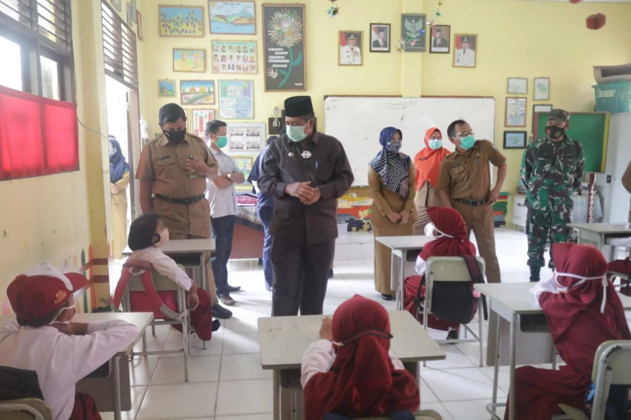 Alfedri Sebut 80 Persen Sekolah di Siak Siap Lakukan Belajar Tatap Muka