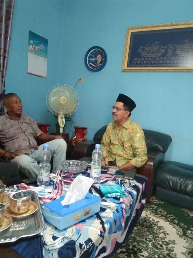 Berkunjung di Kecamatan Tualang, SAF Dielu-elukan Warga