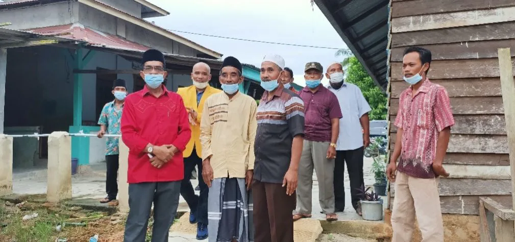 Disinggahi Arif, Suwardi Curhat MI di Kampung Srigading Tidak Pernah Diperhatikan Pemda