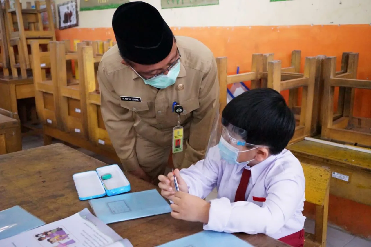 Hari Pertama Sekolah Tatap Muka di Siak dengan Prokes Ketat