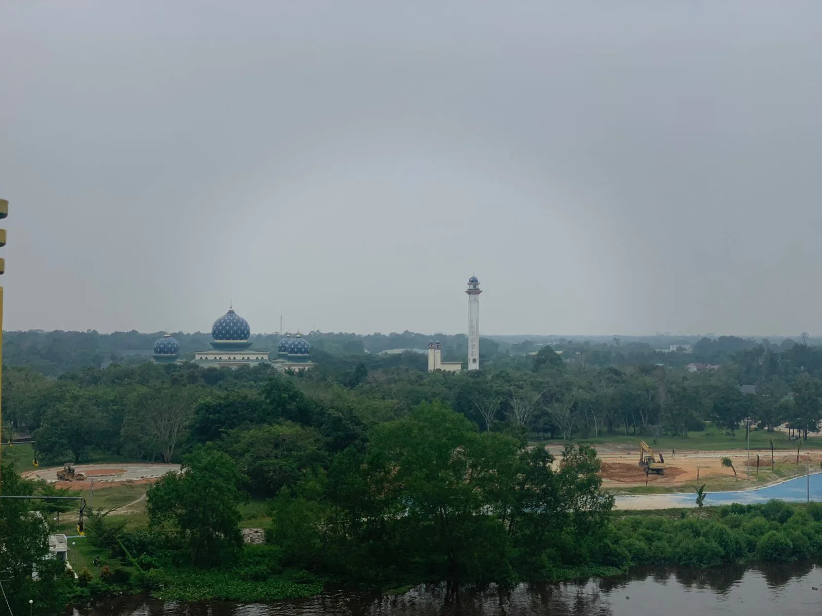 Kabut Asap Selimuti Kota Siak, Papan ISPU Rusak