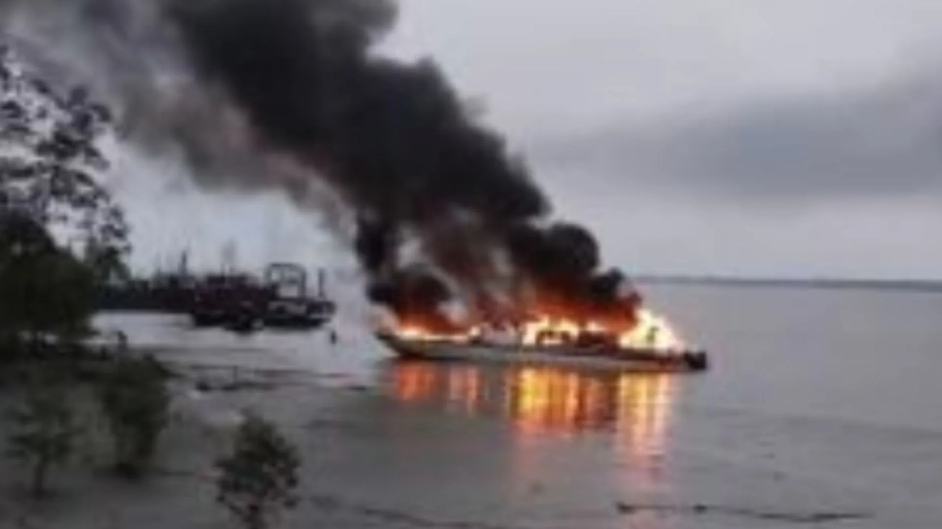 Kapal Pembawa Sayur dari Buton Siak Terbakar di Meranti, Satu ABK Mengalami Luka Bakar