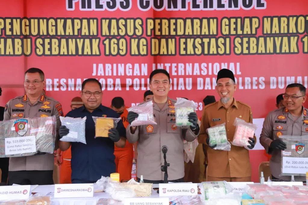 Penyelundupan 169 Kg Sabu dan Ribuan Pil Ekstasi di Dumai Berhasil Digagalkan Polisi