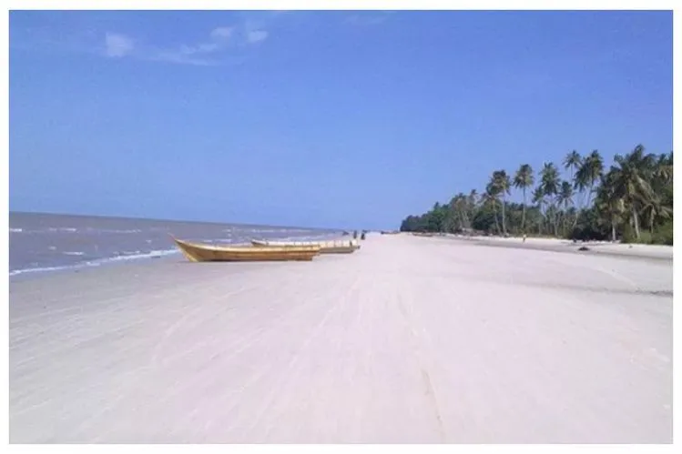 Pesona Tersembunyi Pantai Tanjung Lapin, Surga Wisata di Pulau Rupat