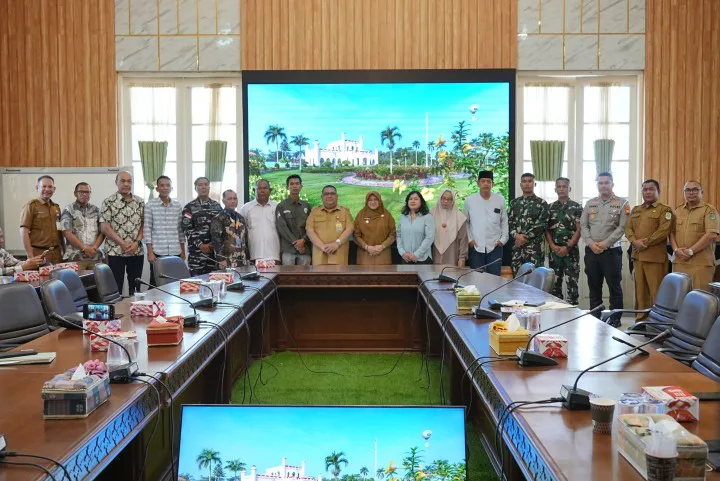 Sinergi Pemkab Siak dan Dunia Usaha, 30 Km Jalan Kabupaten Diperbaiki Melalui Program CSR
