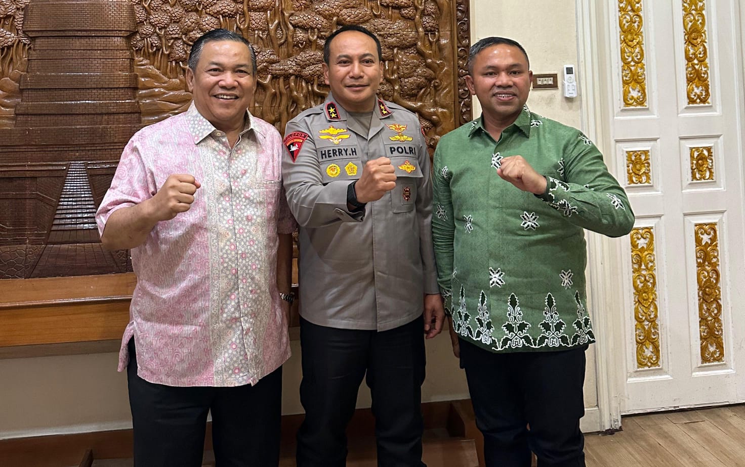 Irjen Herimen Ajak Gubernur Riau dan Wagub Bertemu, Salam Komando Pertanda Tidak Pecah