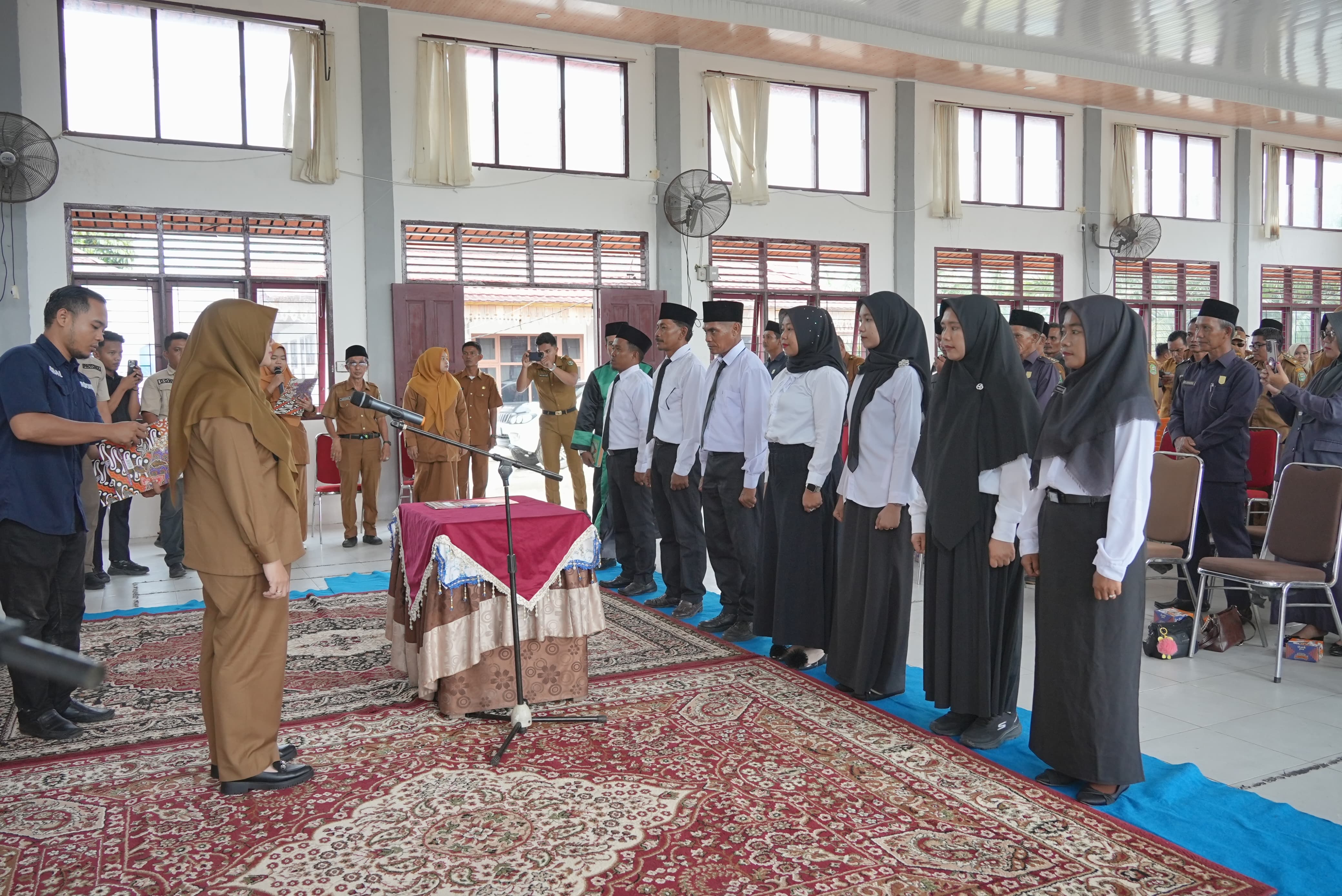 Lantik PAW Bapekam, Bupati Siak Tekankan Sinergi dan Pengawasan di Tengah Tekanan Fiskal