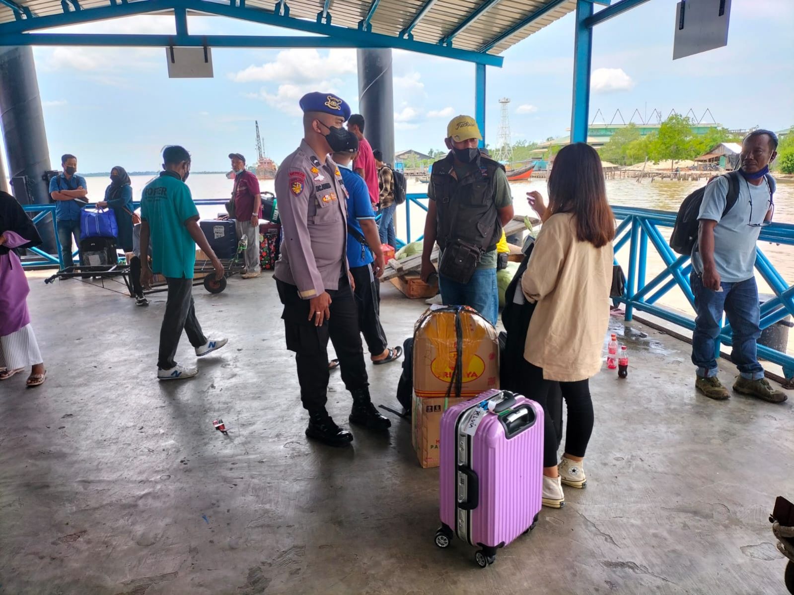 Polairud Meranti Imbau Masyarakat yang Beraktivitas di Pelabuhan Patuhi Prokes 