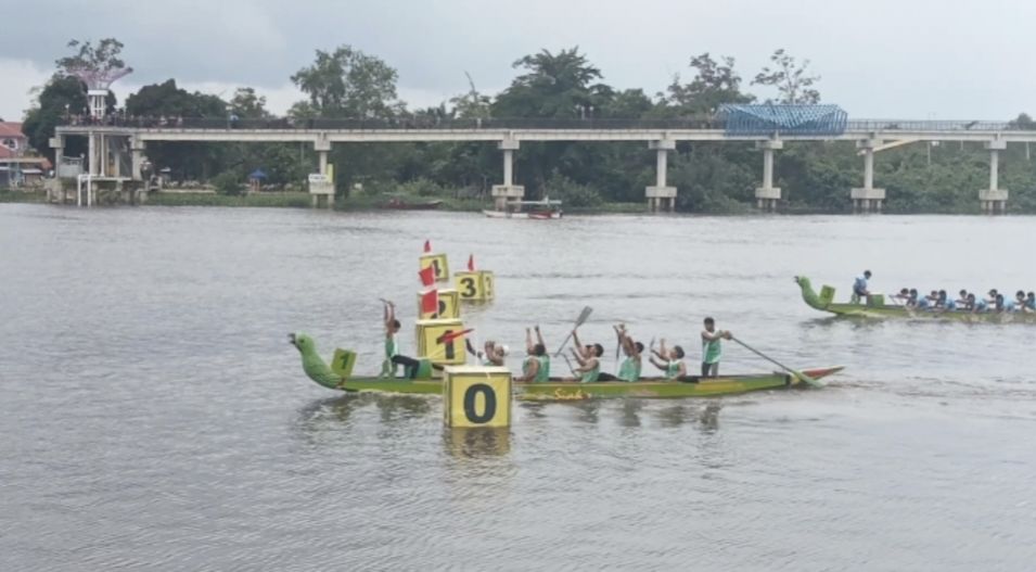 Tim Dayung dari Kabupaten Bekasi Lolos Putaran Pertama pada Iven Serindit Boat Race Siak