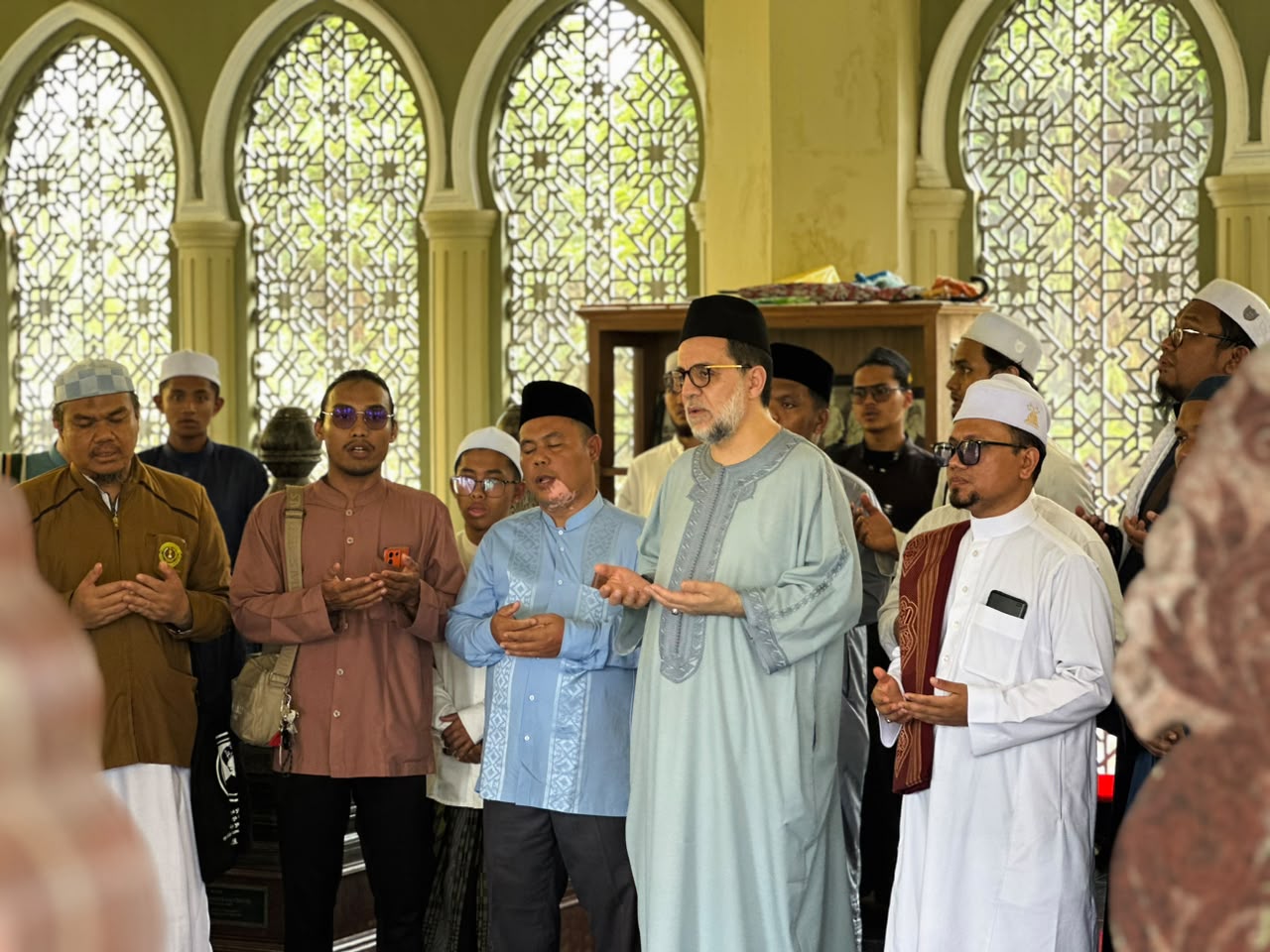Ulama Hadis Maroko Kagumi Jejak Peradaban Kesultanan Siak, Ziarahi Makam Sultan hingga Pendiri Pekanbaru